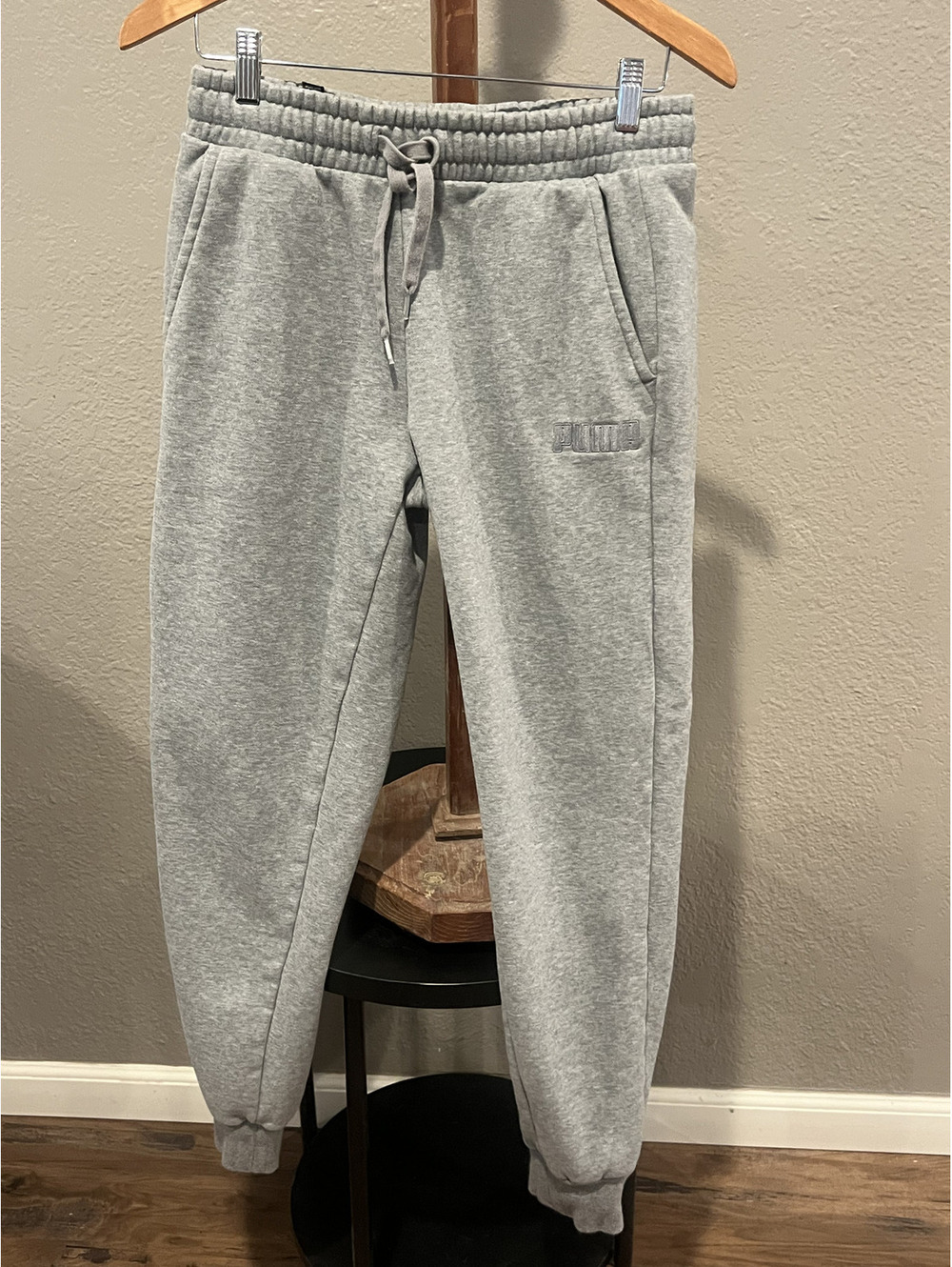 PUMA Men’s Gray Fleece Jogger Sweatpants Size M Embroidered Logo 671689-03
